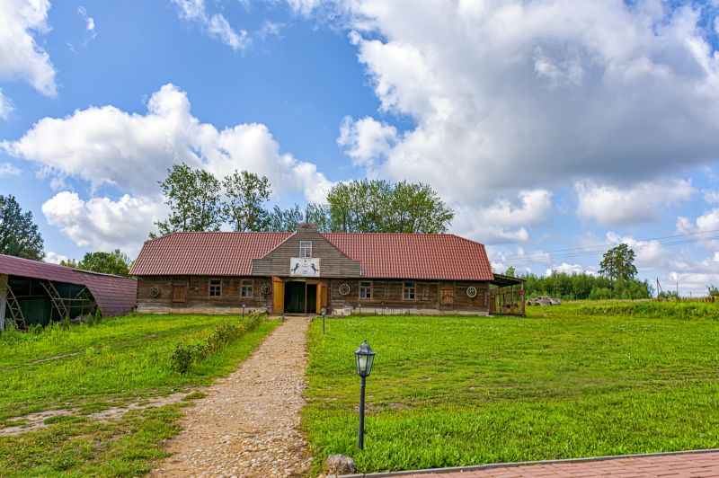 Barn Roof Construction in Alexandria, VA